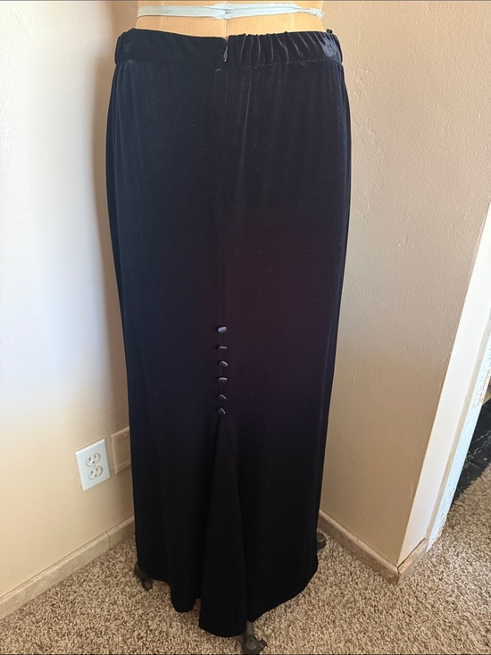 Alex Evenings Dresses & Skirts - Vintage Alex Evenings Black Velvet Maxi Skirt Size 12 Button Front